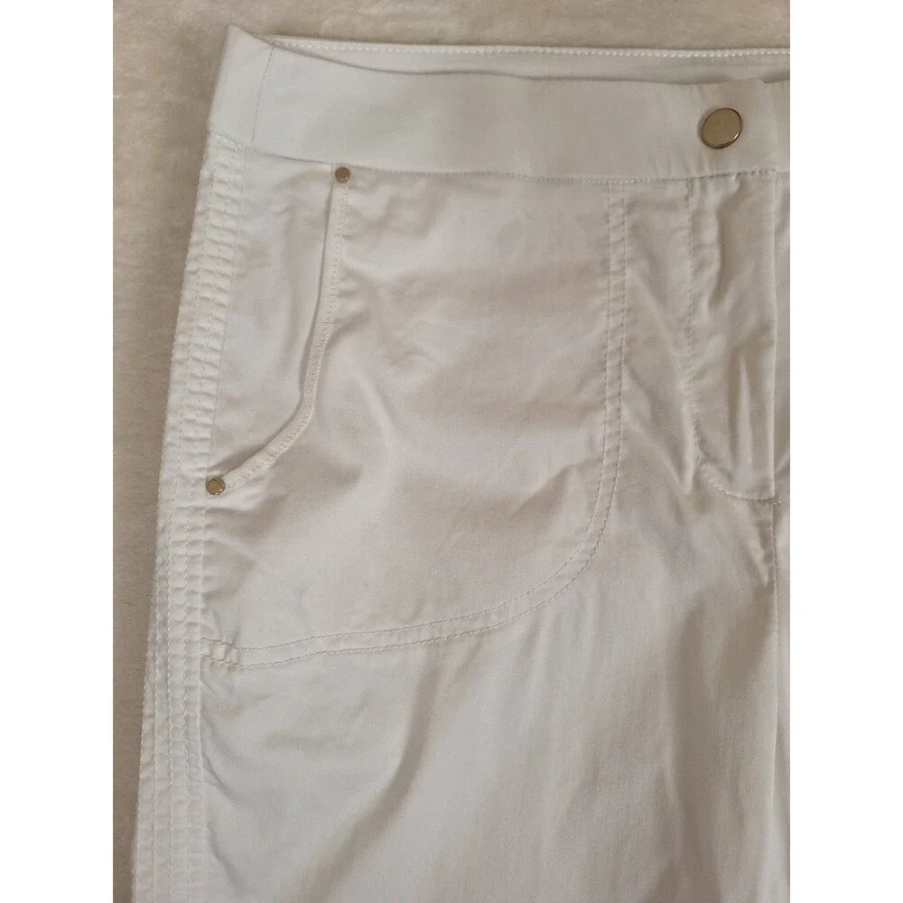 Chicos White Crop Cargo Pants Womens 1 Medium Stretch Cotton Blend Roll Tab